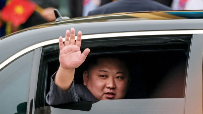 Севернокорейският лидер Ким Чен-унКим Чен Ун (на хангъл 김정은, на