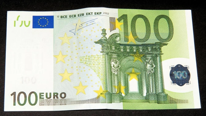 Жител на Северна Македония е измамен с банкнота от 100
