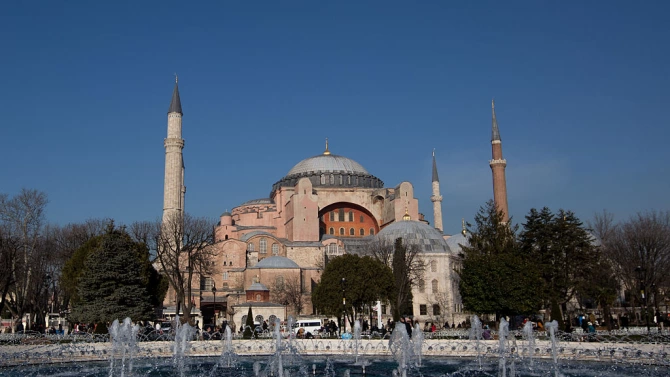 Истанбулската джамия Света София остава под държавна егида предаде ТАСС