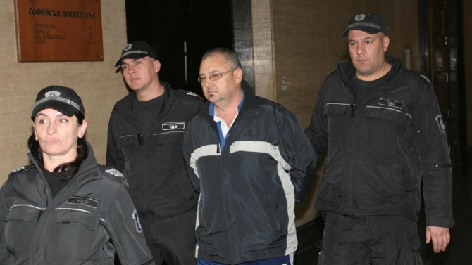 Подсъдимият Тайфи Мекльов е бил предаден на съд с обвинителен