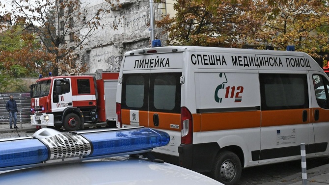 Пиян и окървавен мъж нахлу в Спешния център в Дупница, удари и псува лекари 