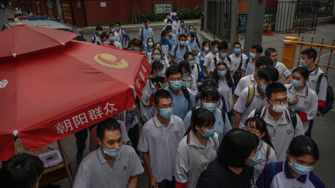  Носенето на маски става наложително на закрити публични места в Хонконг 