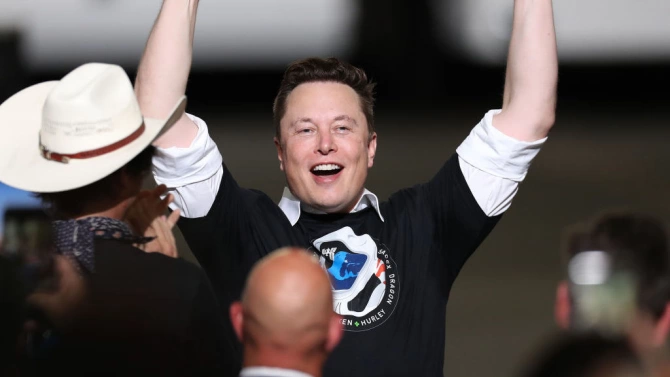 Американският предприемач Илон Мъск Ѝлон Рийв Мъск на английски Elon