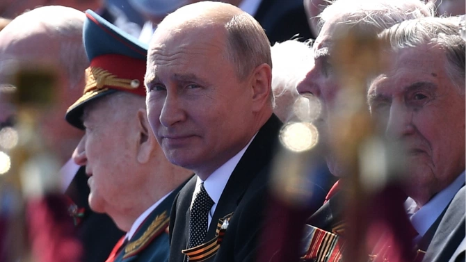 Русия обмисля съкращаване на разходите за отбрана след като ниските