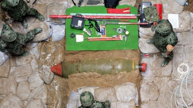 Две взривни устройства бяха обезвредени днес на пазар в Киев