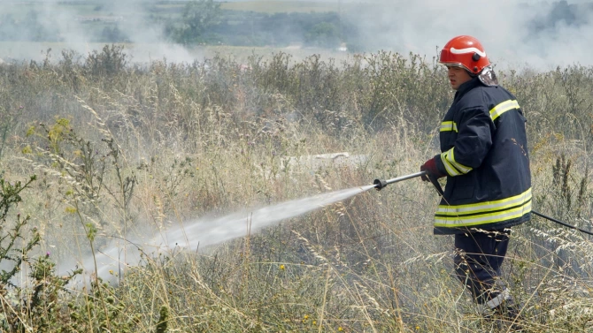Два големи пожара са възникнали на територията на област Хасково