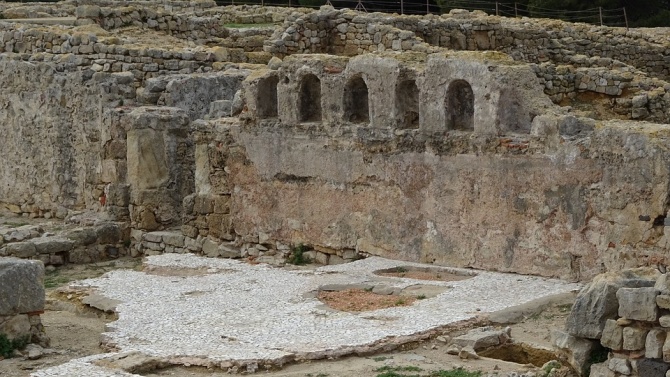 Надпис на латински език откриха при разкопките на Хераклея Синтика 