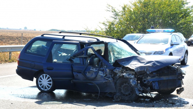 Двама души са ранени при пътен инцидент в Катуница 