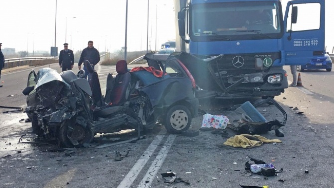 Четирима души са ранени при катастрофа в Хасково 