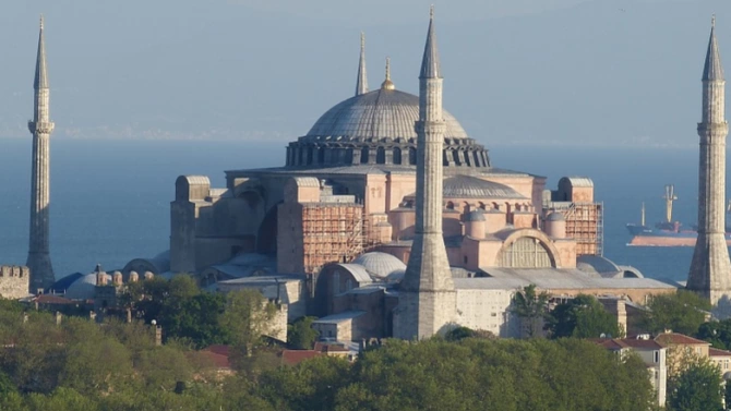 Храмът Света София в Истанбул чийто статут на музей беше