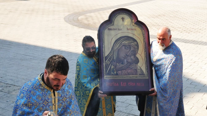 Чудотворната икона на Св Богородица Казанска която се съхранява