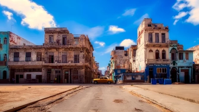 Със затворени за търговски полети летища и затъваща икономика Куба