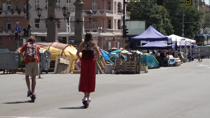 Вижте София днес: Блокадите продължават
