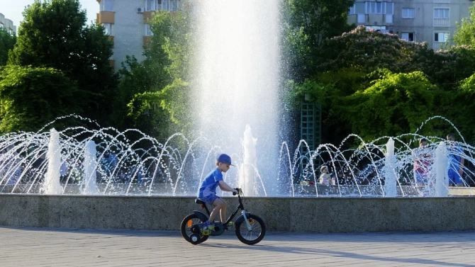 Служители на община Видин са възстановили фонтан в крайдунавския парк