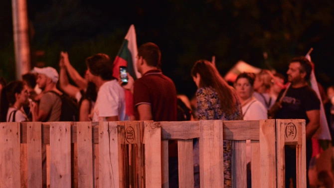 Протестиращите в София блокираха снощи кръстовището пред Румънското посолство За