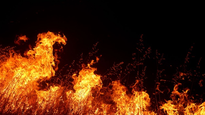 Екстремна опасност от пожари в 9 области на страната