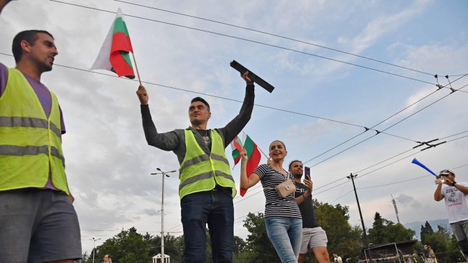Остават блокадите в София 