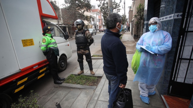 Най-малко 13 души загинаха в нощно заведение в Перу, бягайки от полицията