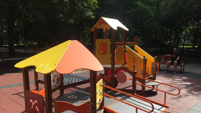Първата в България комбинирана площадка със съоръжения пригодени за деца