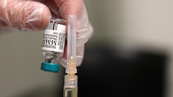 Китай почна да ваксинира
