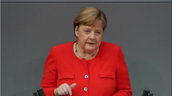 Меркел защити политиката си спрямо мигрантите