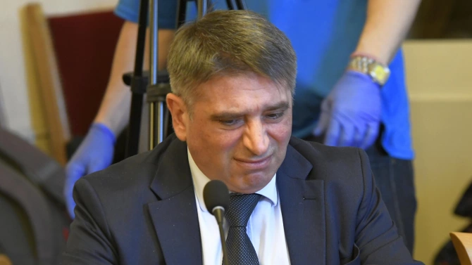 За мен е изненада тази оставка на министър Данаил Кирилов