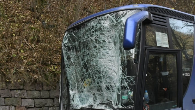 Български автобус с пътници катастрофира в съседна Сърбия Инцидентът стана