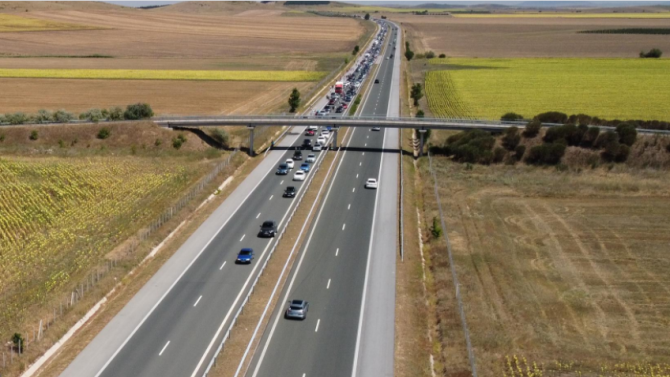 Временни ограничения на движението има в участъци на магистралите "Хемус" и "Тракия"