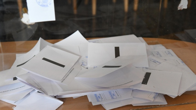 МС отпусна пари за новите избори в три кметства този месец и за Държавната агенция за бежанците