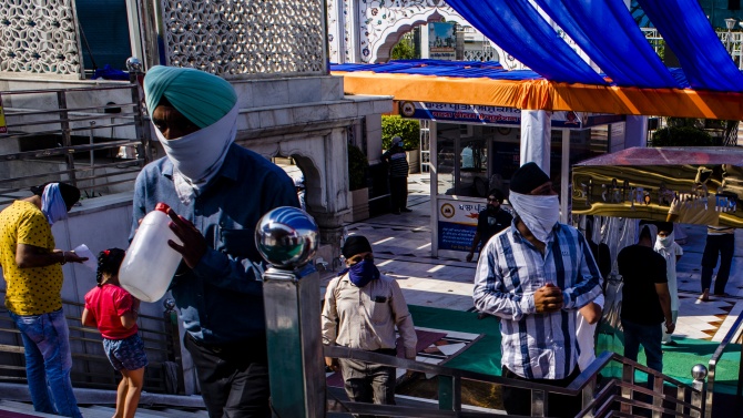 Индия отново регистрира над 83 хиляди нови заразени с коронавируса