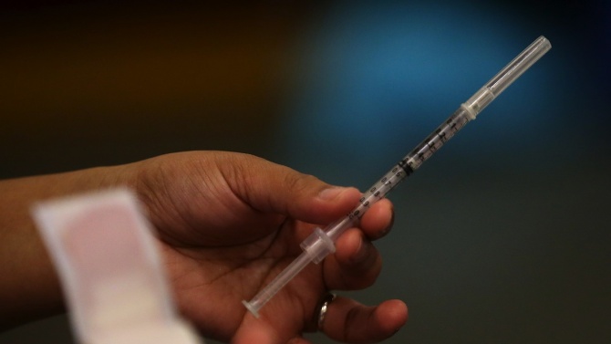 СЗО: Не очакваме ваксината срещу COVID-19 да стане масова преди юни