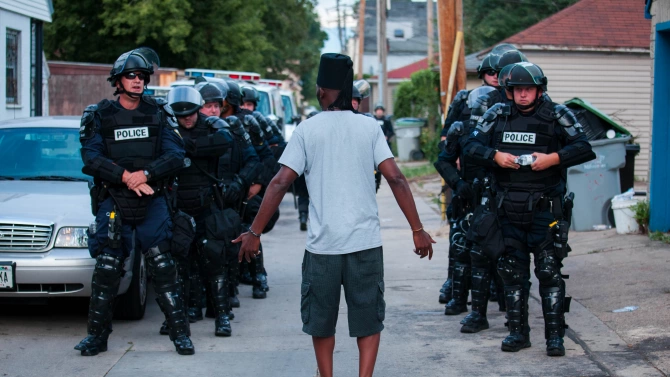 Поредно убийство на чернокож от полицията стана в САЩ предадоха