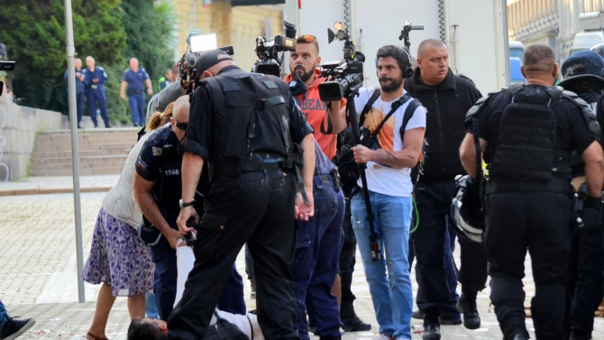 Осем души са задържани на протеста в София в сряда