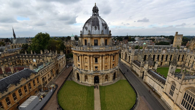 Оксфордският университет оглави класацията на най добрите висши учебни заведения в света на