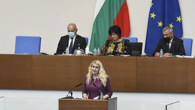 Десислава Ахладова е новият министър на правосъдието Това стана след