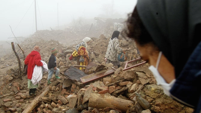 Най малко 34 души са пострадали в резултат на земетресение с