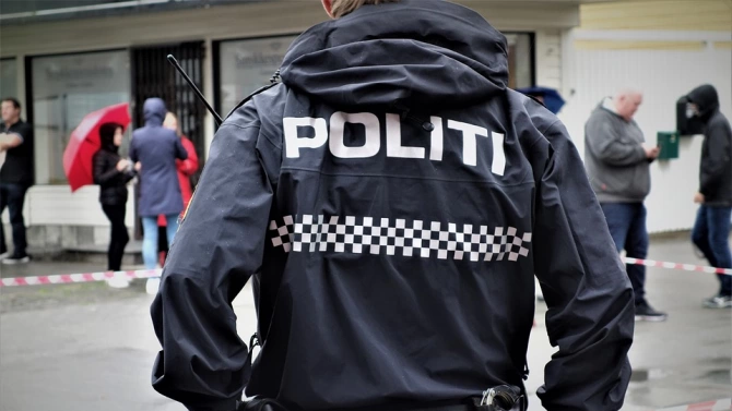 Норвежката полиция съобщи че е задържала мъж който е заподозрян
