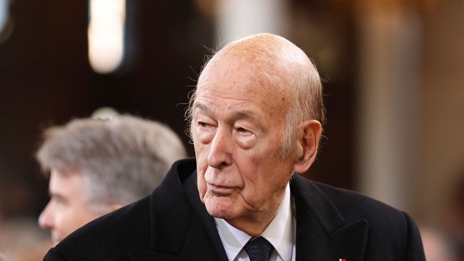 Бившият френски президент Валери Жискар Д`Естен, който е на 94