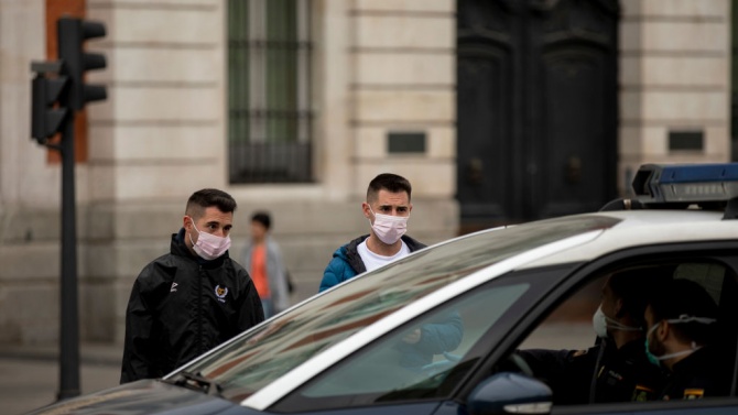  Жителите на Мадрид са в суматоха, управляващите ги приканиха за успокоение 
