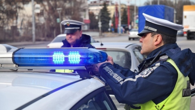 Крими бургазлия без книжка си спретна гонка с полицаи на пътя 