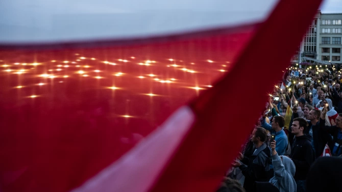 Продължават протестите в Беларус Десетки хиляди излязоха в Минск и
