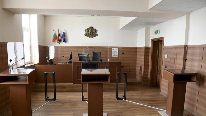 Съдии от Софийския районен съд СРС се събираха тази сутрин пред