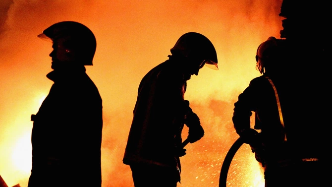 Голям пожар е избухнал снощи в металургичен комбинат Бор в