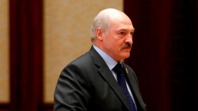Президентът на Беларус Александър Лукашенко е уволнил двама дипломати заради