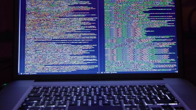 Анонимни хакери направиха обществено достояние личните данни на 1000 беларуски