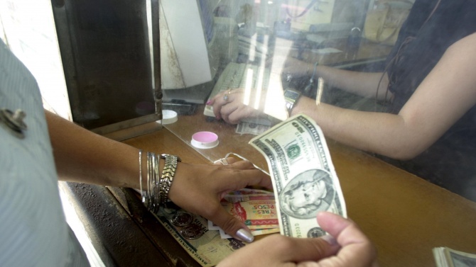 В Куба доларът е цар, стига да го имаш