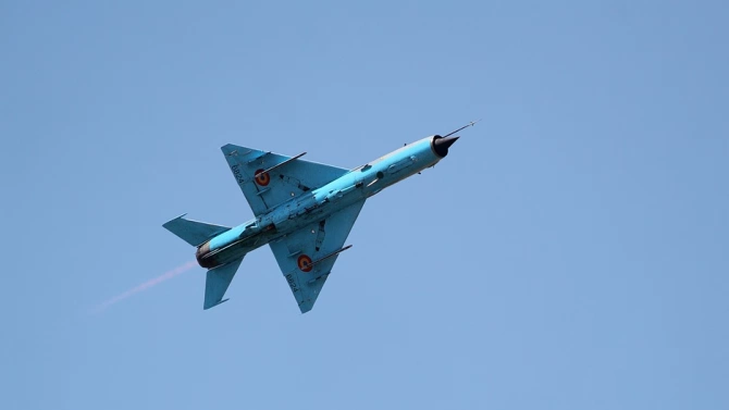 Сръбски военен самолет Миг 21 се разби в Западна Сърбия близо