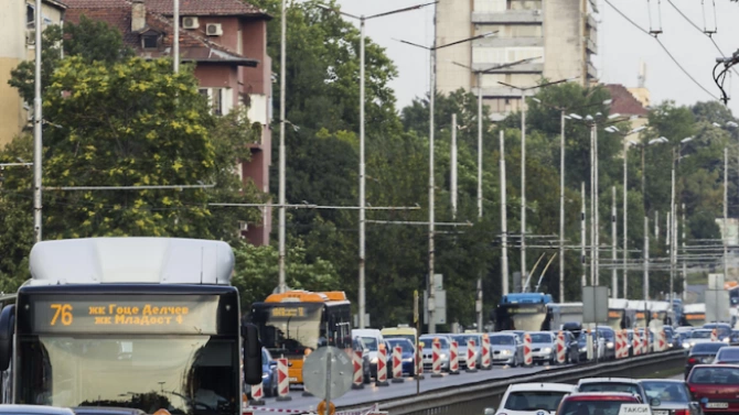 Промени в маршрутите на градския транспорт в София и ограничения при движението в