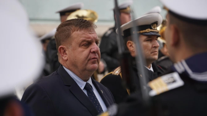 В Плевен министърът на отбраната Красимир Каракачанов Красимир Дончев Каракачанов