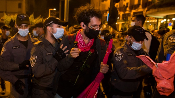 Арести по време на протест срещу Нетаняху в Тел Авив